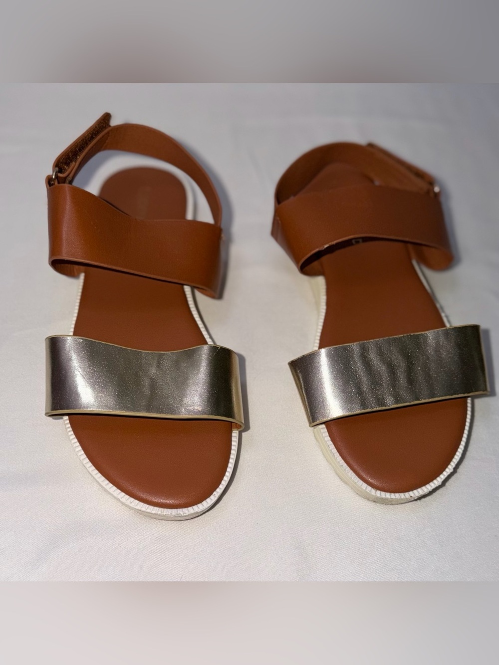 Girls Lucky Brand camel tan and Golden  Strap Sandals size 3